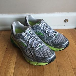 Women’s Brooks Ghost 4 running shoes size 7.5